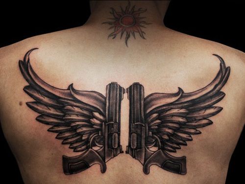 Tatuaje de pistola 135
