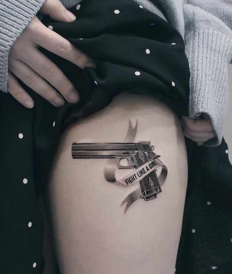 tatuaje de pistola 45