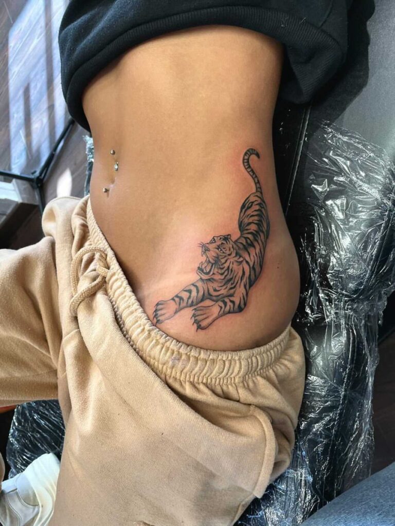 Tatuaje lateral 187